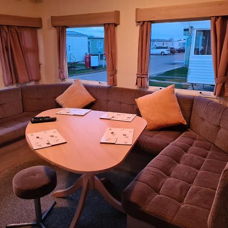 Cosy, Family Caravan Near The Beach Clacton-on-Sea Exterior foto