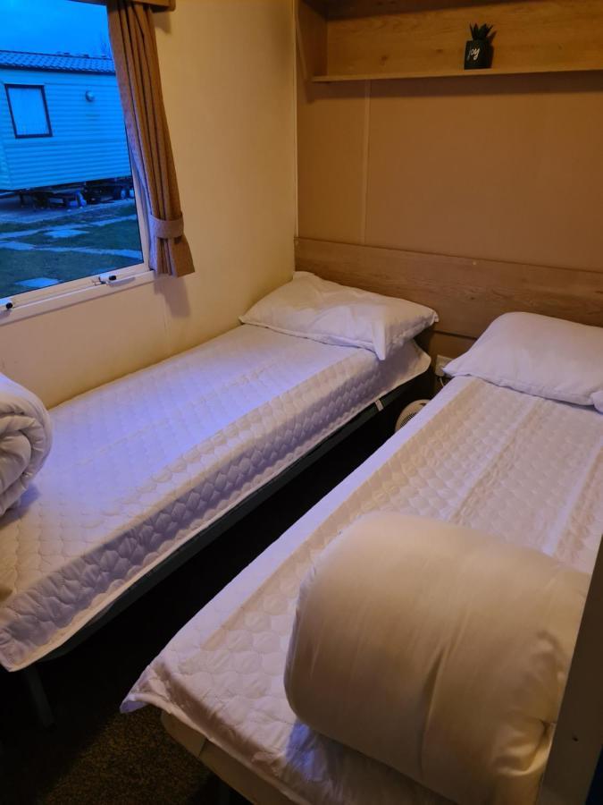 Cosy, Family Caravan Near The Beach Clacton-on-Sea Exterior foto
